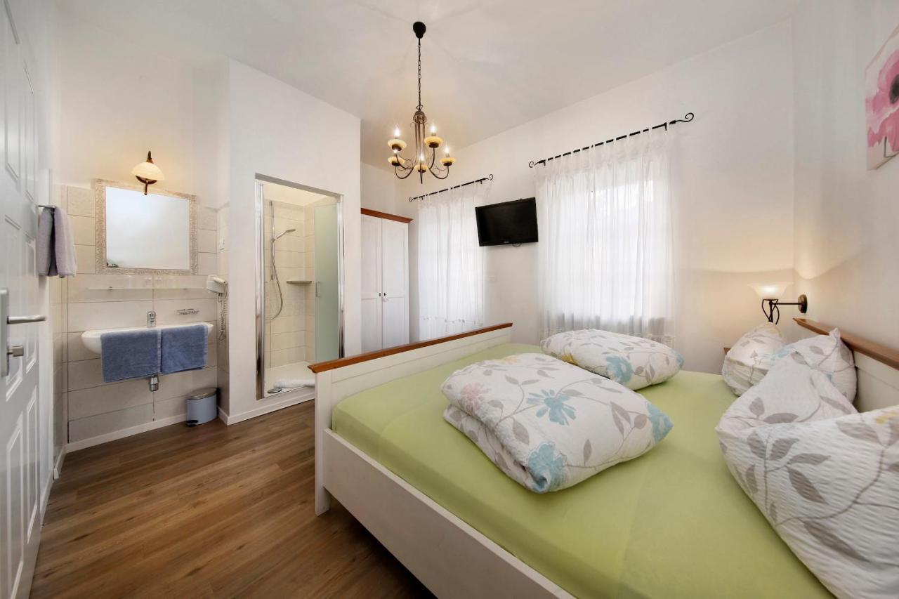 Garni Villa Tyrol - Adults Only Merano Habitación foto